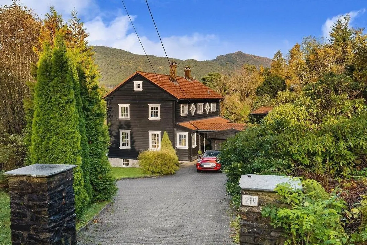 Traditional Norwegian Villa, Bay View And Boat 0*, Bergen